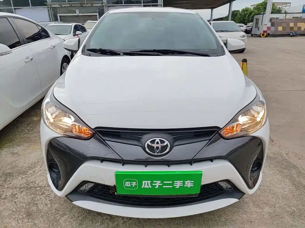 Toyota Yaris L 2022