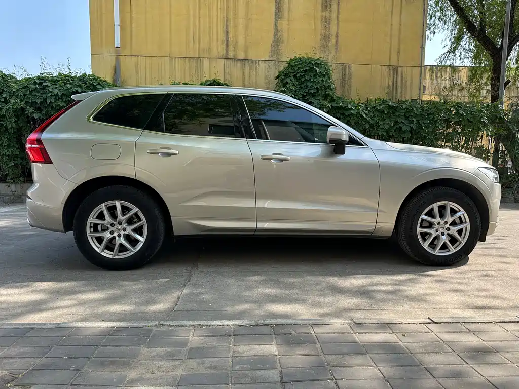 Volvo XC60 2018 — фото 4