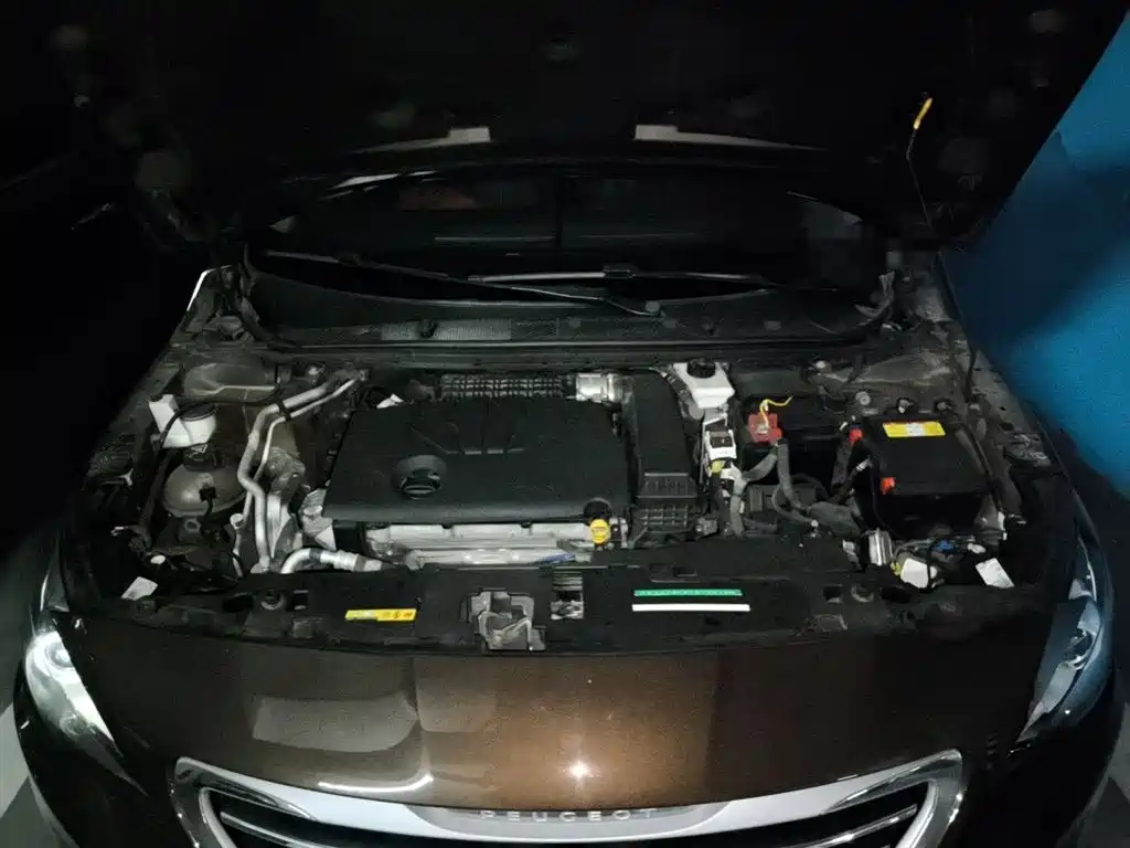 Peugeot 408 2015 — фото 11