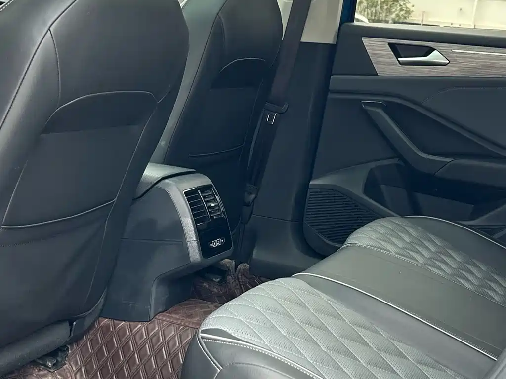 Volkswagen Sagitar 2022