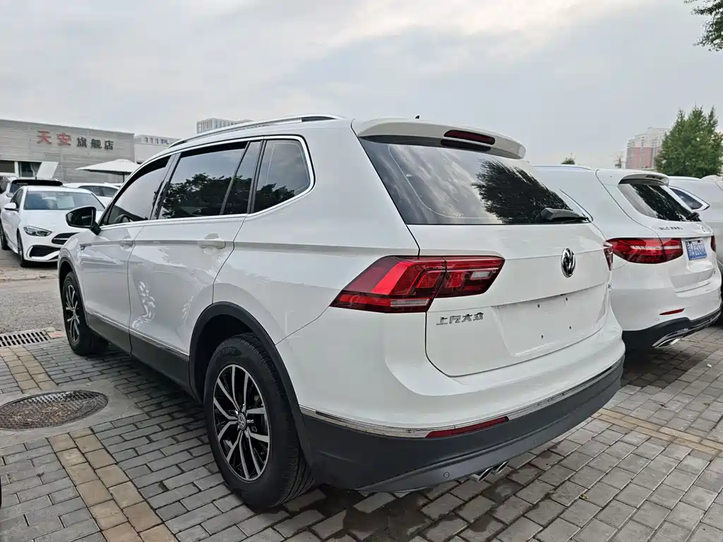 Volkswagen Tiguan L 2018 — фото 14