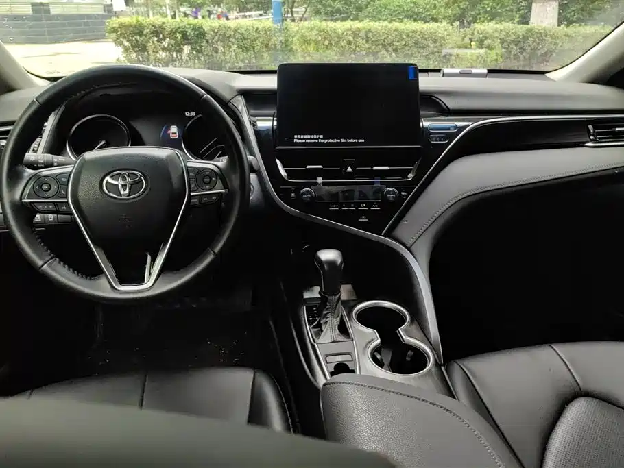 Toyota Camry 2024 — фото 12