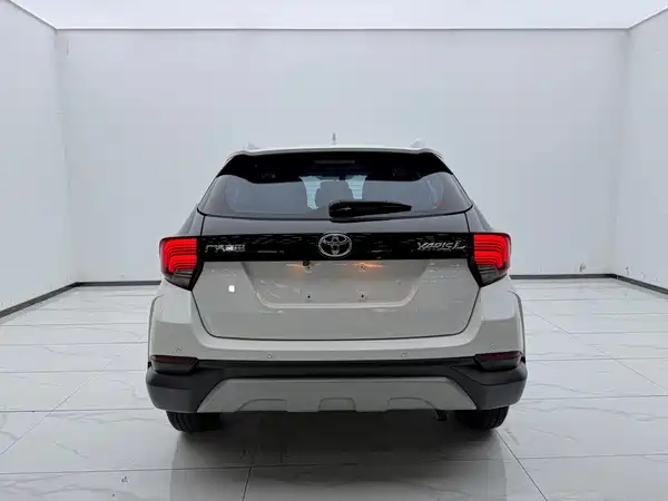 Toyota Yaris L 2022