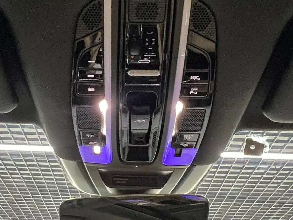 Porsche Cayenne 2020 — фото 17