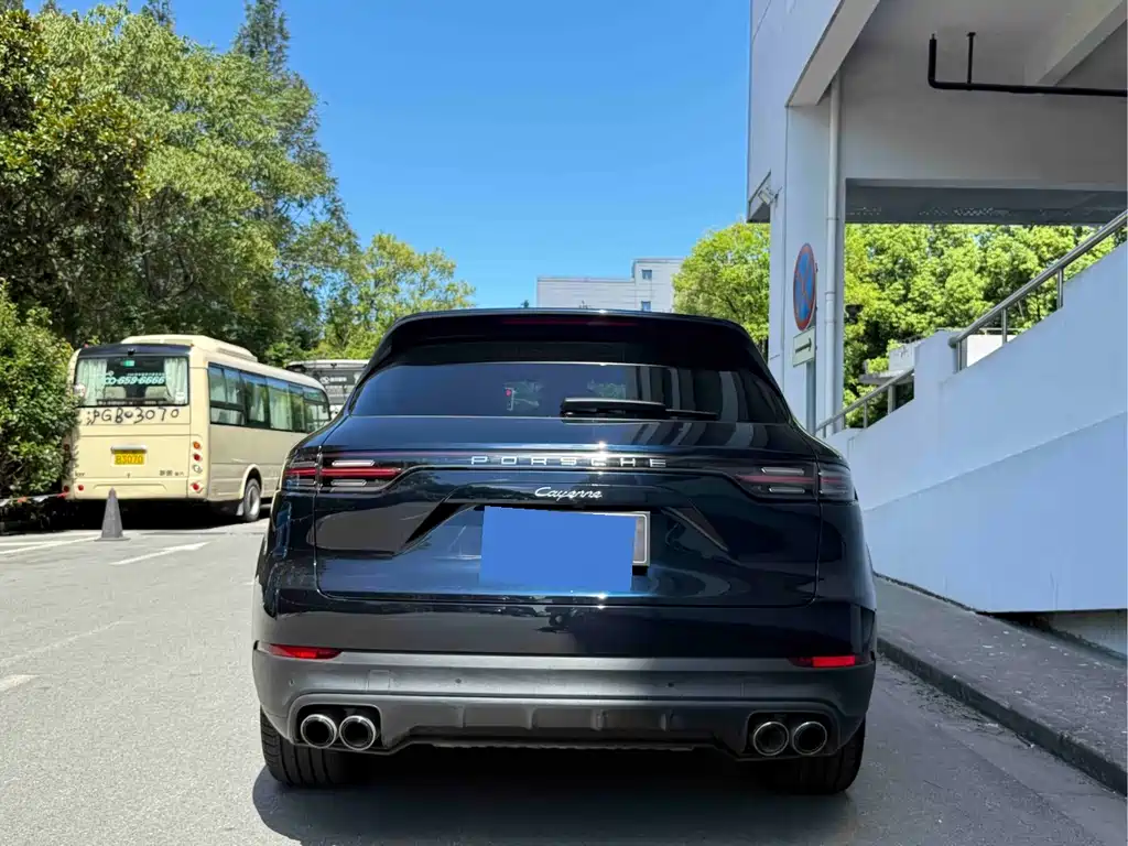Porsche Cayenne 2019 — фото 11