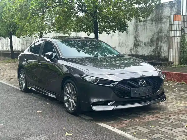 Mazda 3 Axela 2022