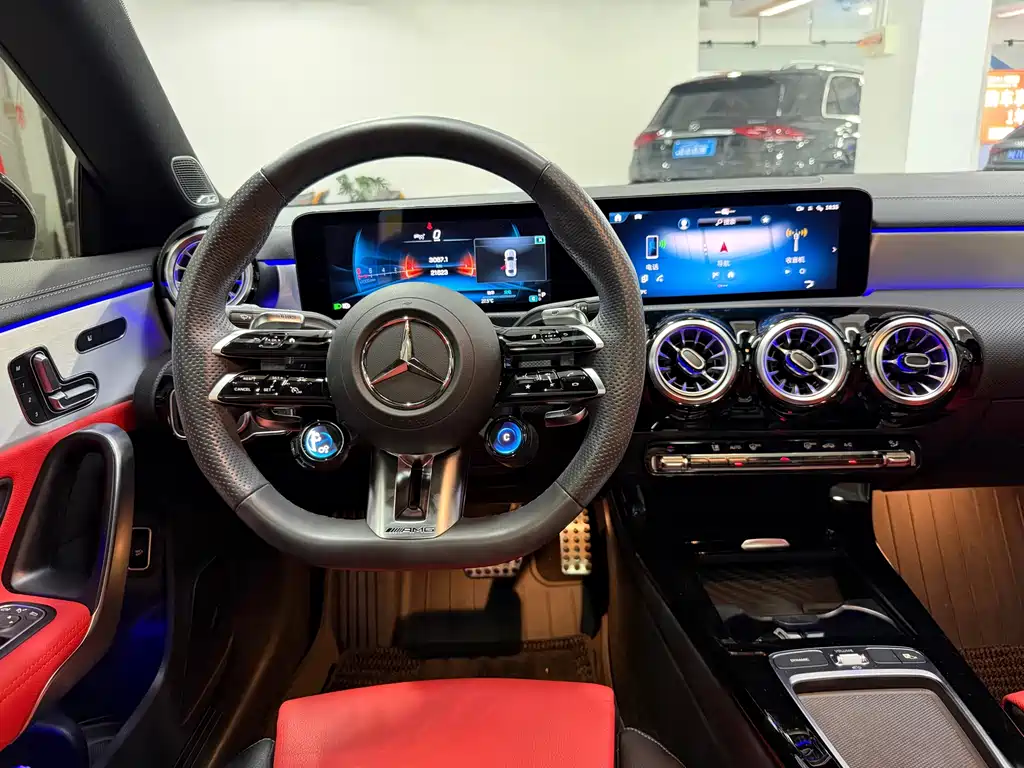 Mercedes-Benz CLA AMG 2024 — фото 10