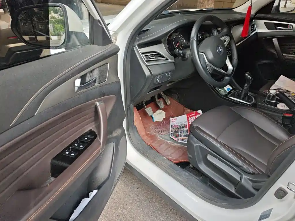 Changan CS35PLUS 2019 — фото 17