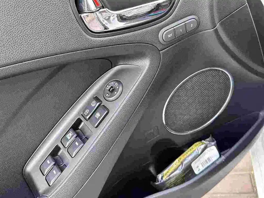 Kia K3 2015 — фото 20