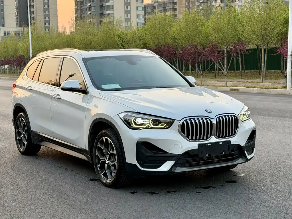 BMW X1 2022 — фото 3