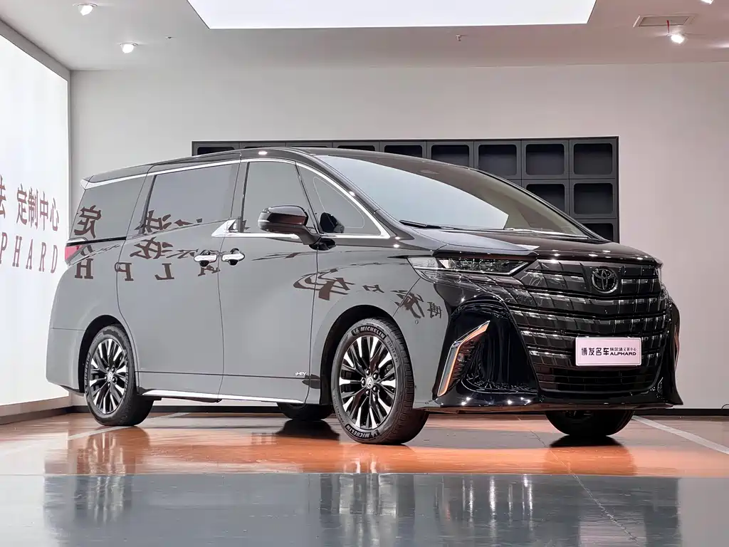 Toyota Alphard 2023 — фото 3
