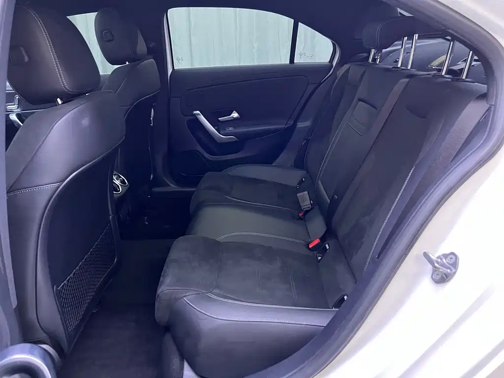 Mercedes-Benz A-Class 2019 — фото 17