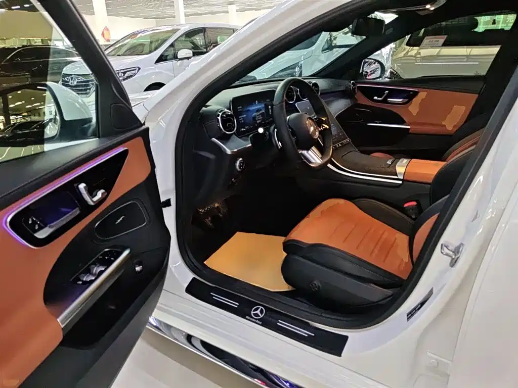 Mercedes-Benz C-Class 2023 — фото 16