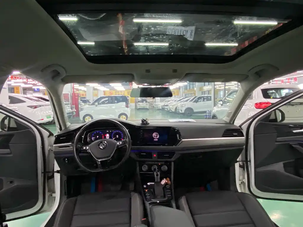 Volkswagen Sagitar 2022