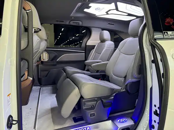 Toyota Sienna 2025