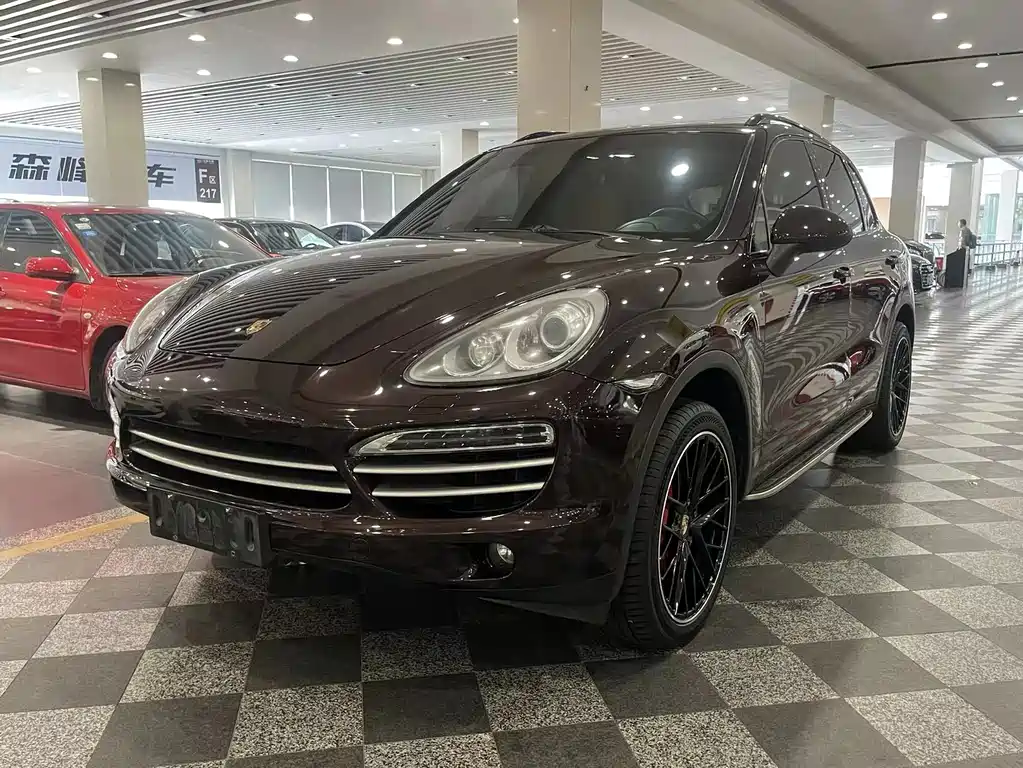 Porsche Cayenne 2014 — фото 1