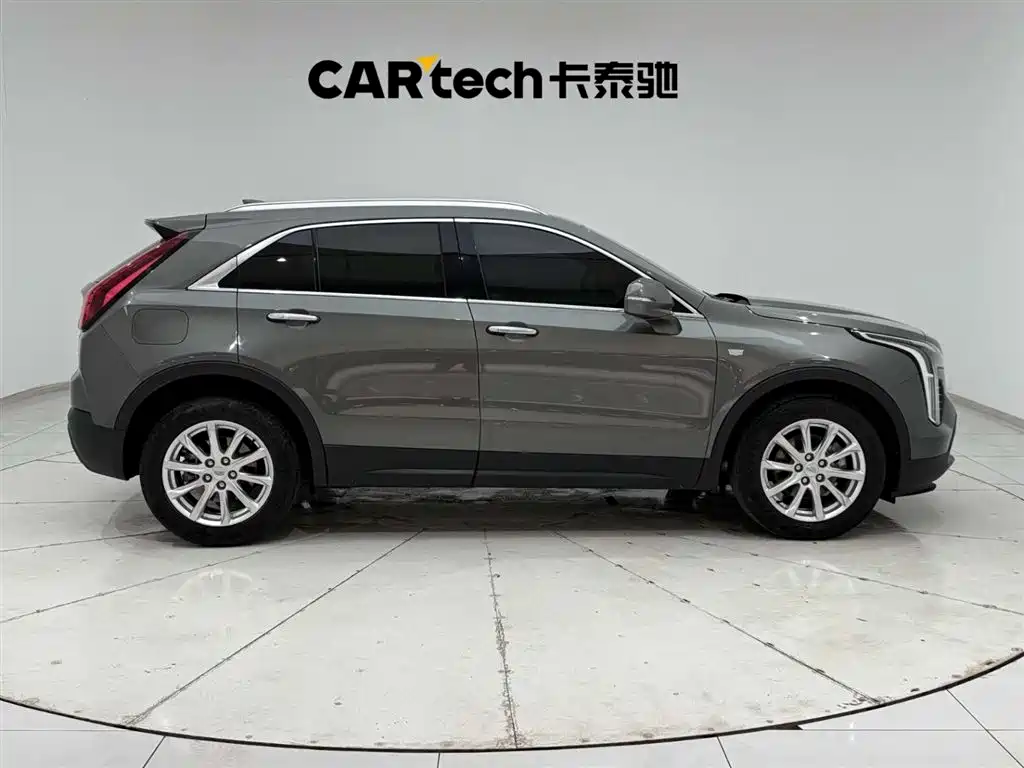 Cadillac XT4 2018 — фото 12