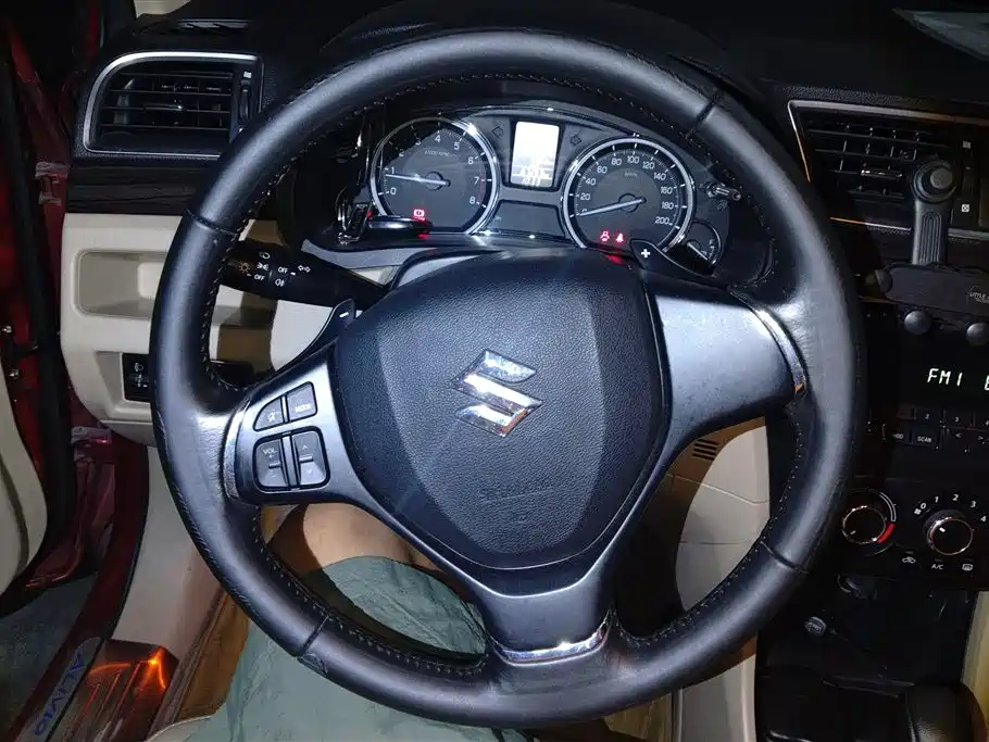 Suzuki Alivio 2015 — фото 14
