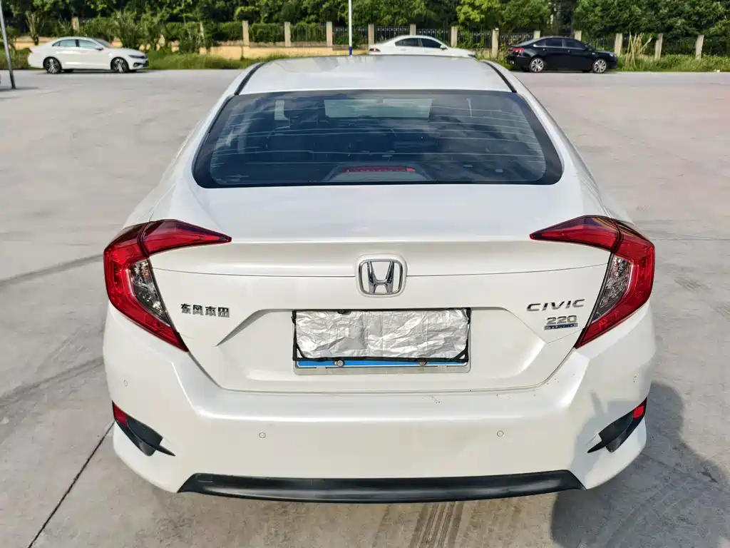 Honda Civic 2018 — фото 4