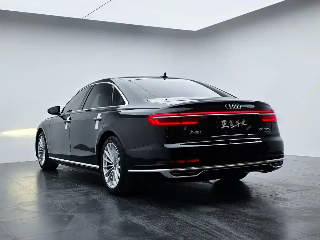 Audi A8 2020 — фото 32