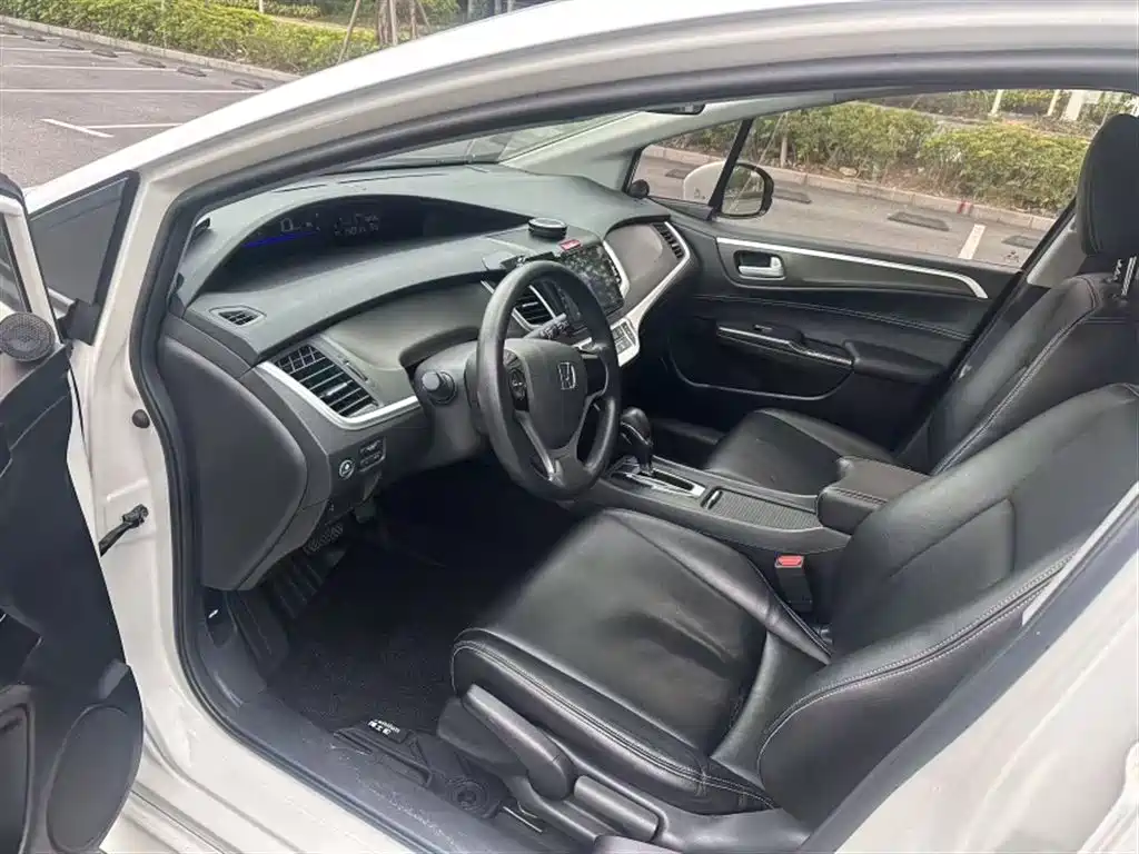 Honda Jade 2018 — фото 14
