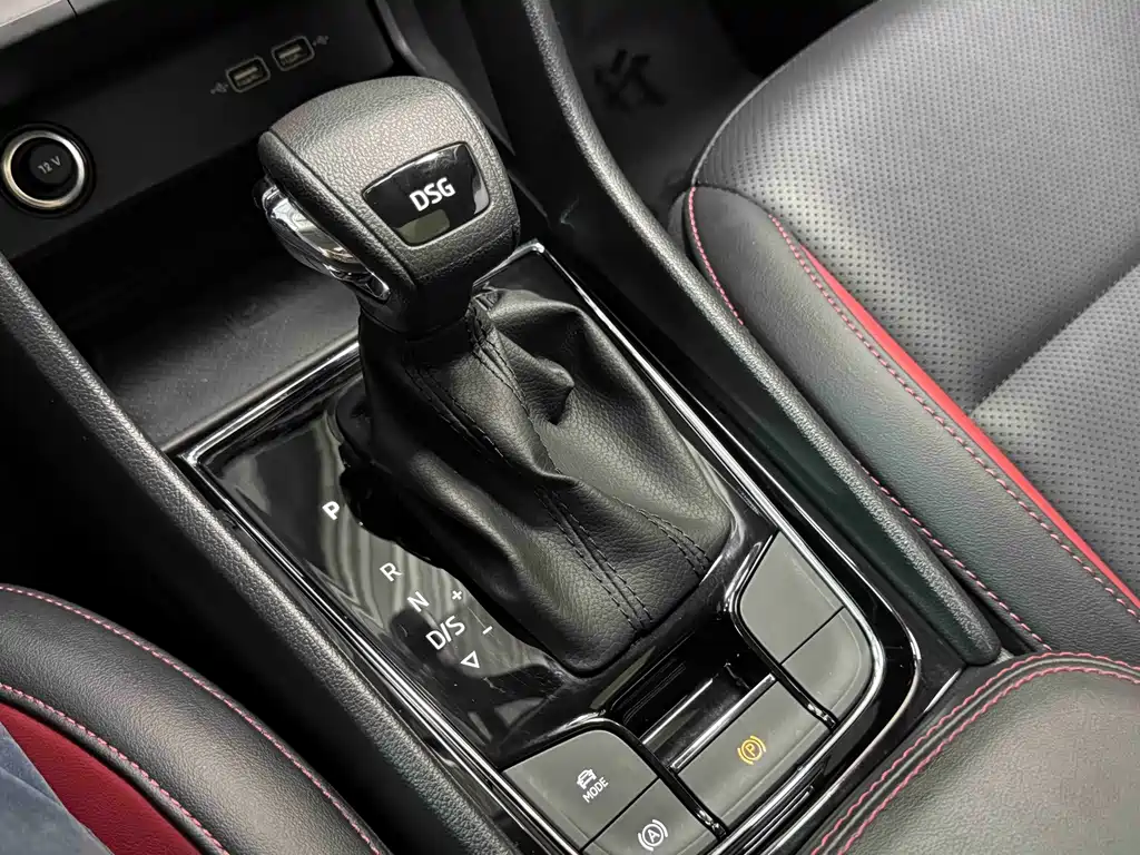Skoda Korok 2023 — фото 16