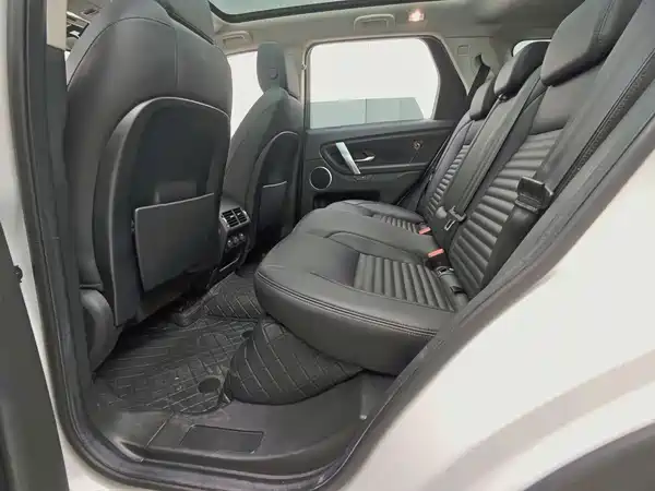 Land Rover Discovery Sport 2021