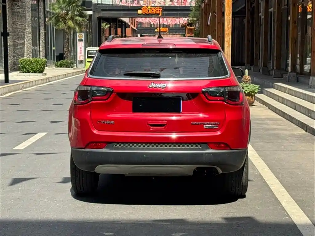 Jeep Compass 2017 — фото 8