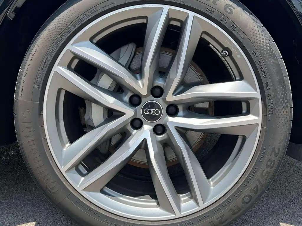 Audi Q7 2025 — фото 17