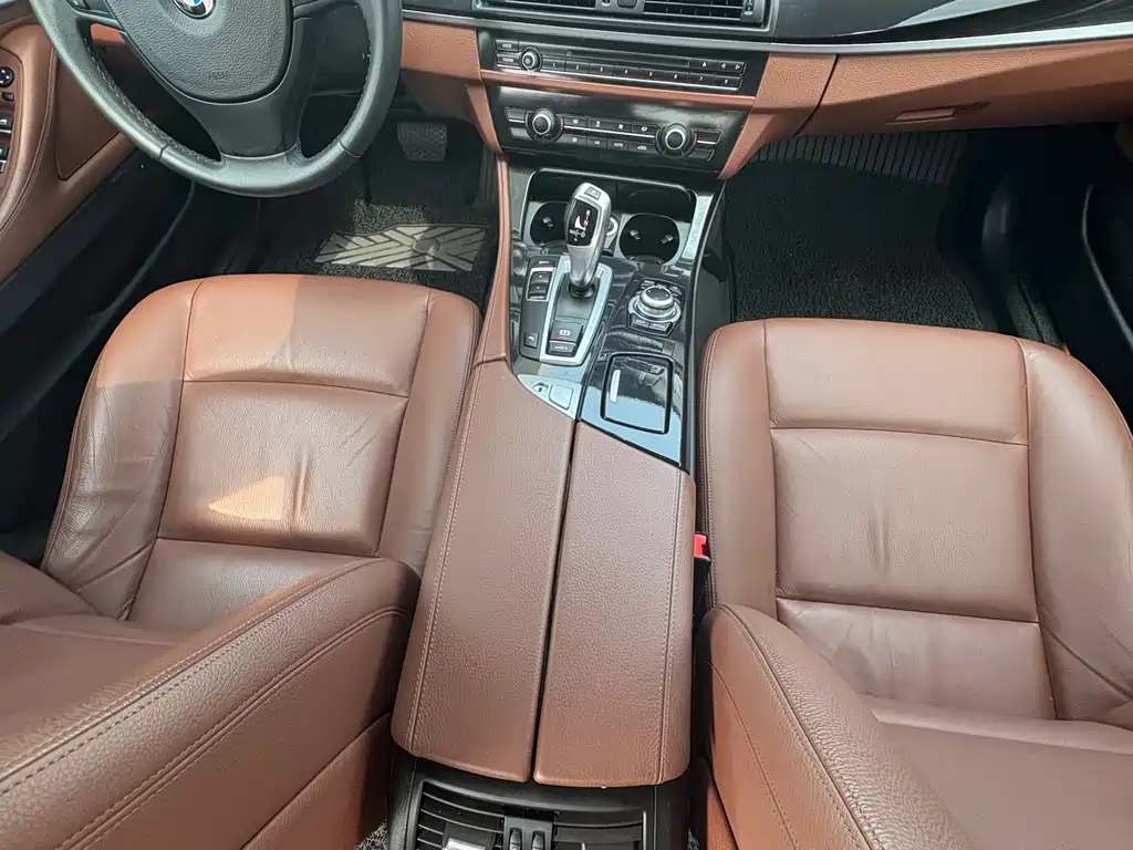 BMW 5 Series 2014 — фото 13
