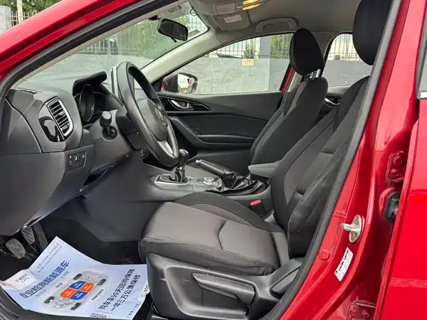 Mazda 3 Axela 2016