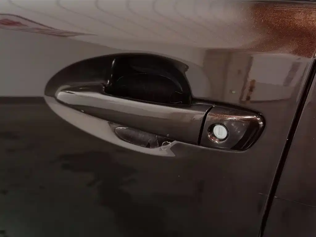 Lexus ES 2015 — фото 18