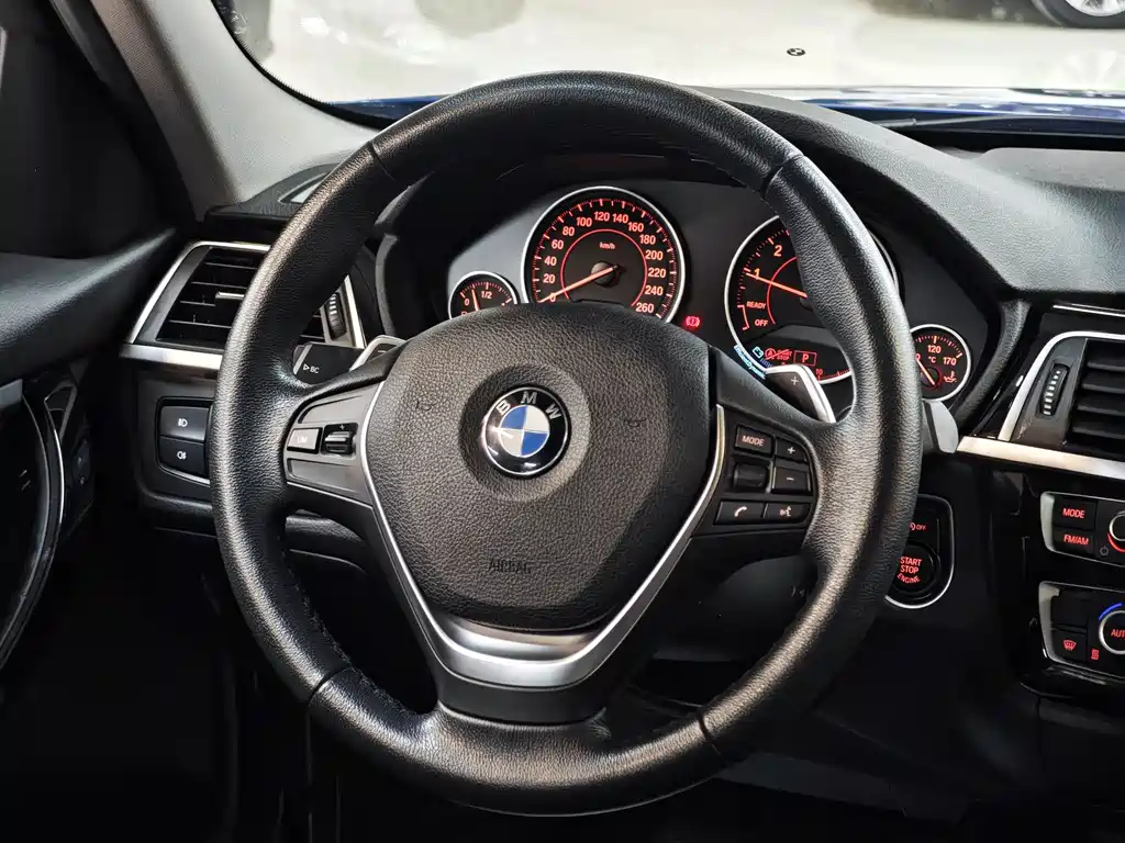 BMW 3 Series 2017 — фото 9