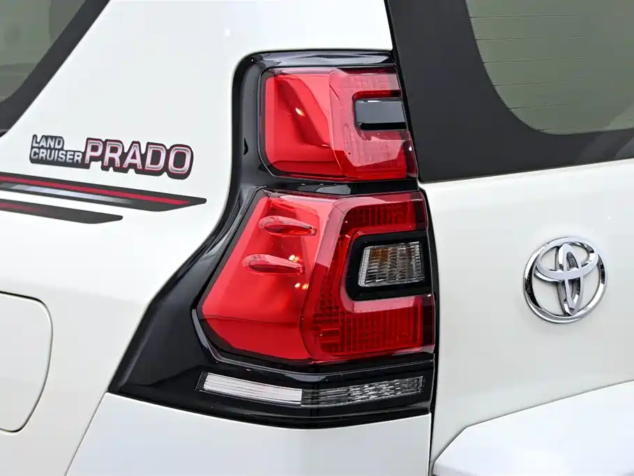 Toyota Prado 2024 — фото 9