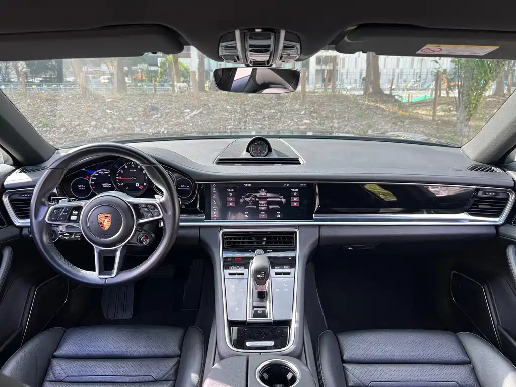 Porsche Panamera 2018 — фото 16
