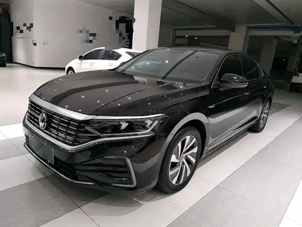 Volkswagen Passat Plug-In Hybrid 2022