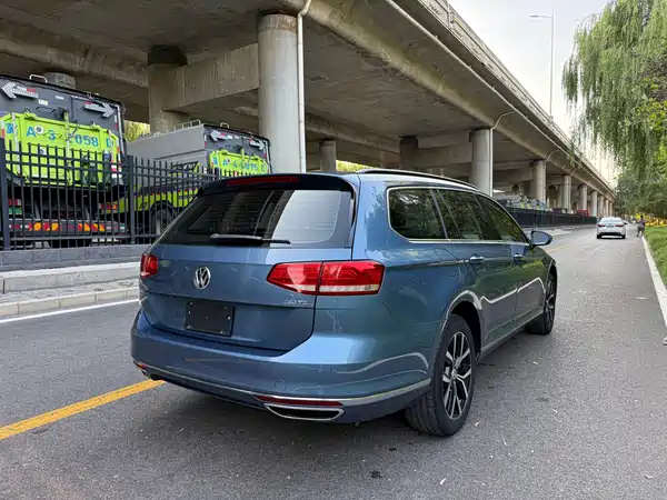 Volkswagen Viloran 2017