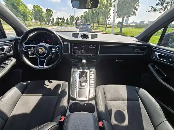 Porsche Macan 2020