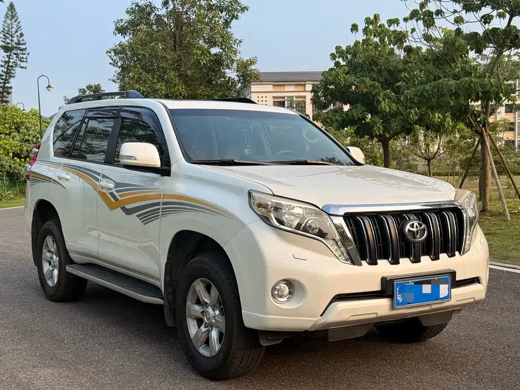 Toyota Prado 2015 — фото 3
