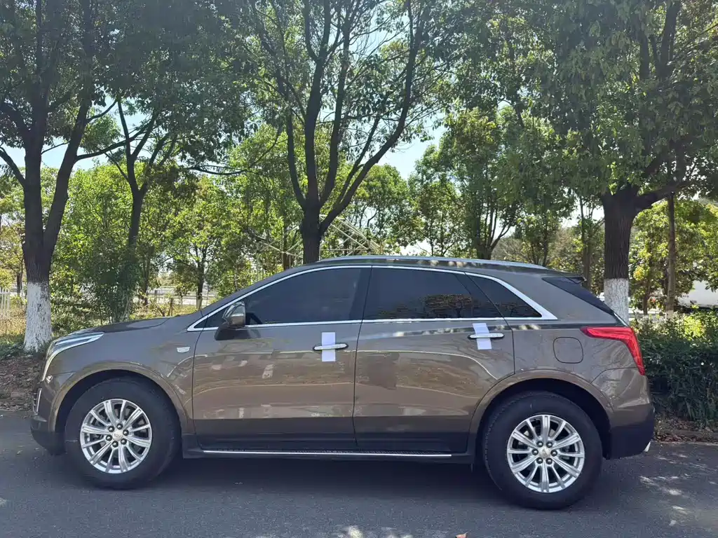 Cadillac XT5 2016 — фото 11