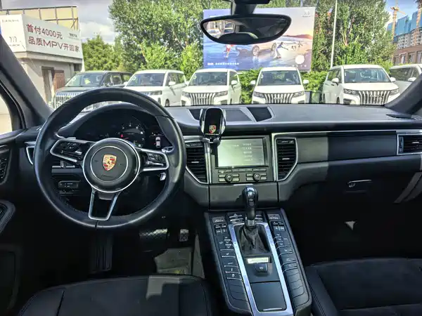 Porsche Macan 2015
