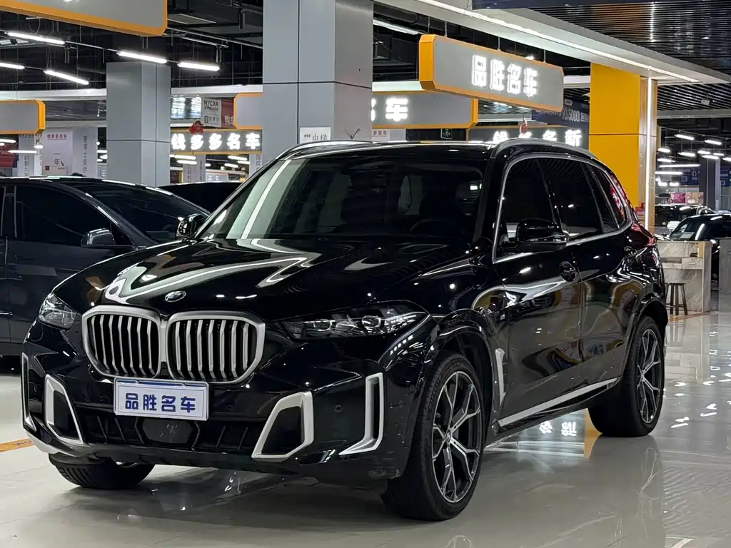 BMW X5 2025 — фото 1