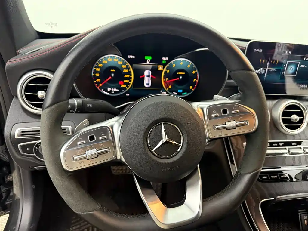 Mercedes-Benz C-Class 2023 — фото 7