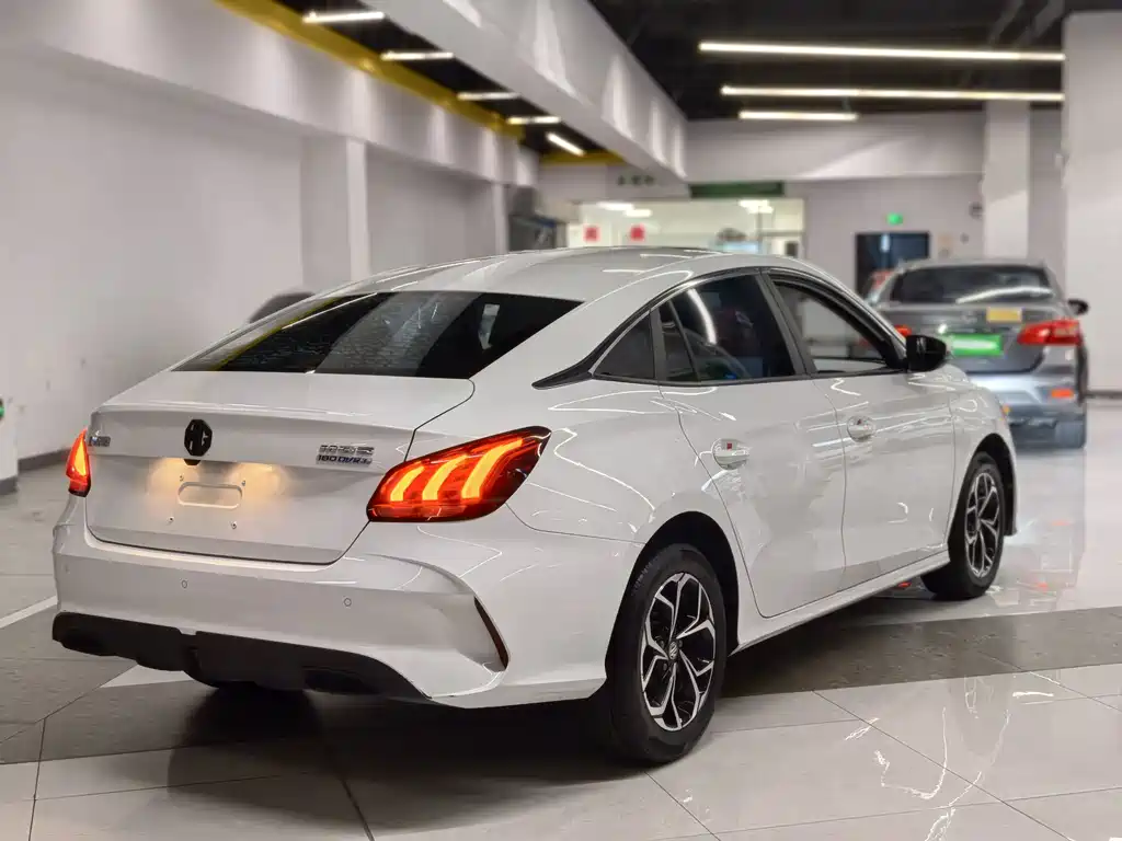MG MG5 2022
