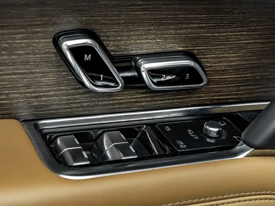 Land Rover Range Rover 2025 — фото 14