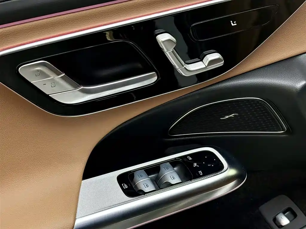Mercedes-Benz E-Class 2024 — фото 17