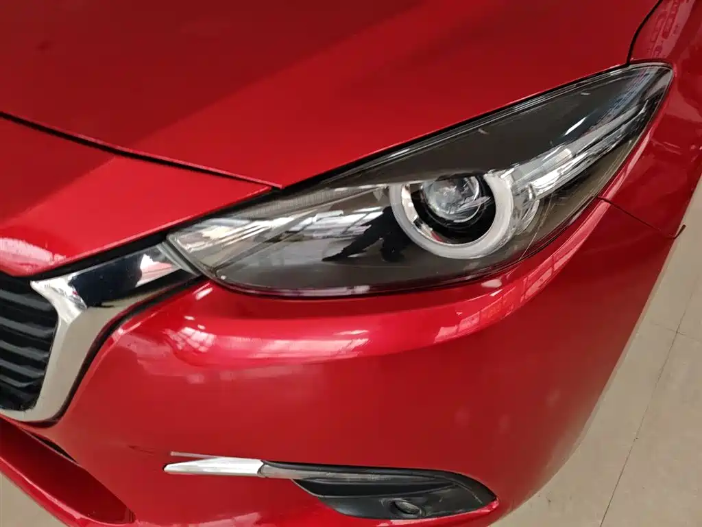 Mazda 3 Axela 2018 — фото 24