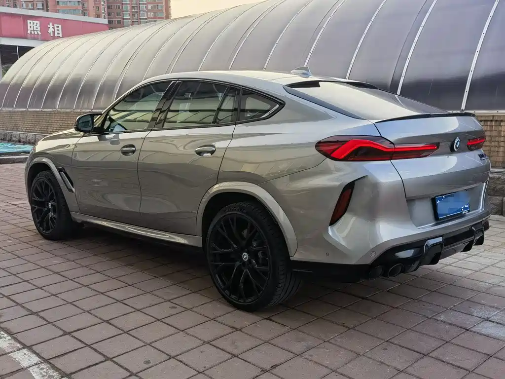BMW X6 M 2022 — фото 14