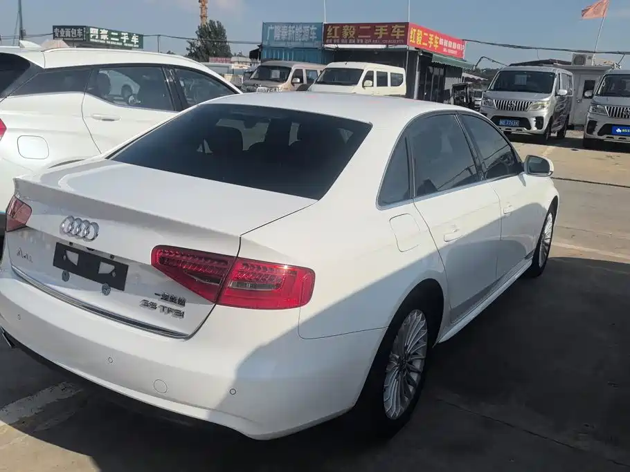 Audi A4L 2014