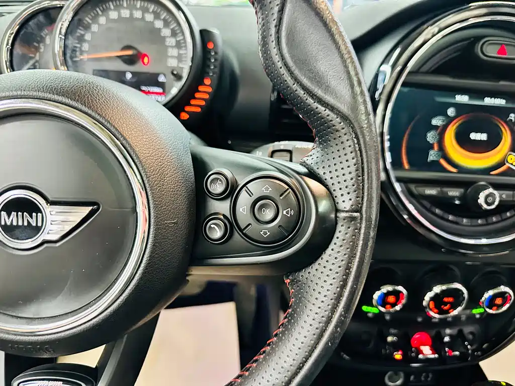 MINI Clubman 2018 — фото 52